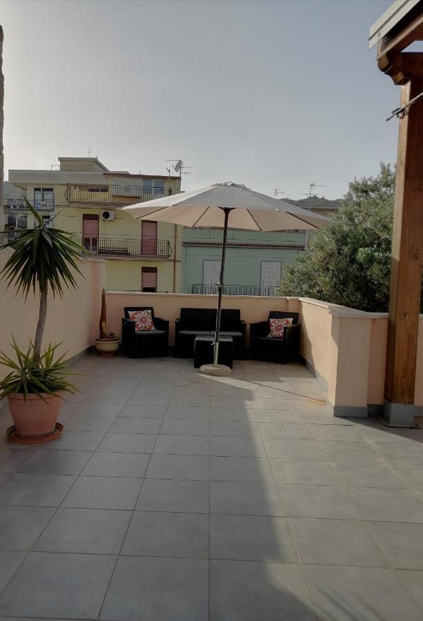 B & B Jasmine Santa Teresa Di Riva Exterior photo